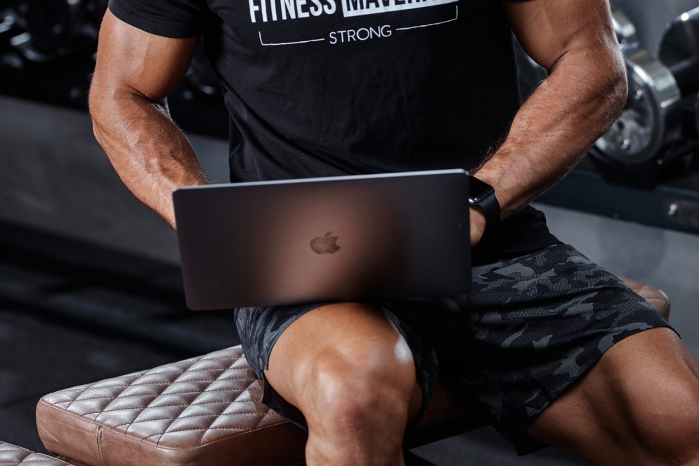 11 Top Trainers share what to look for in an Online Coach The Fitness Maverick